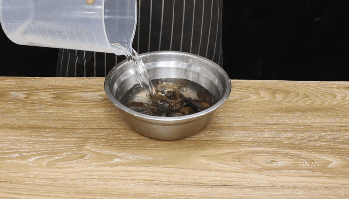 鸡油滑子菇汤做法步骤：3