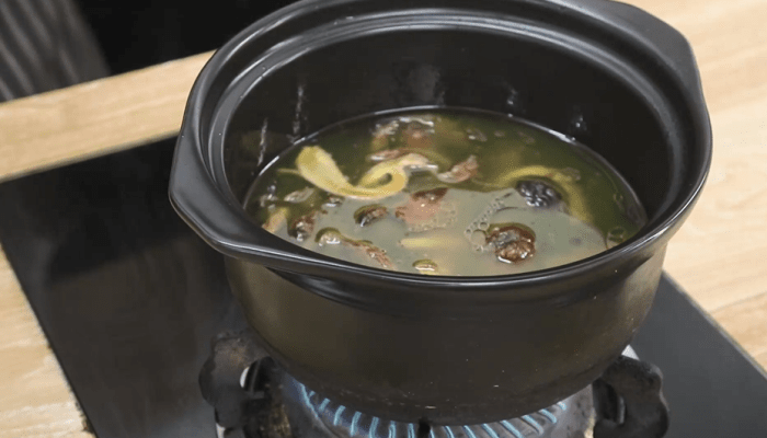 鸡油滑子菇汤做法步骤：11