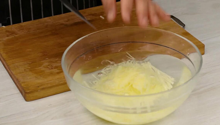土豆汤的做法做法步骤：2