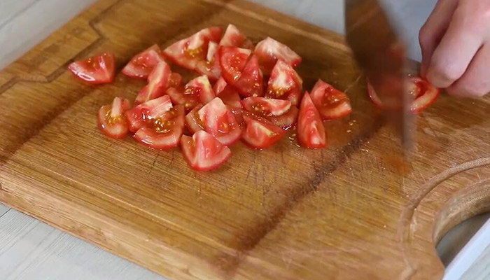 海带丝番茄炒蛋做法步骤：2
