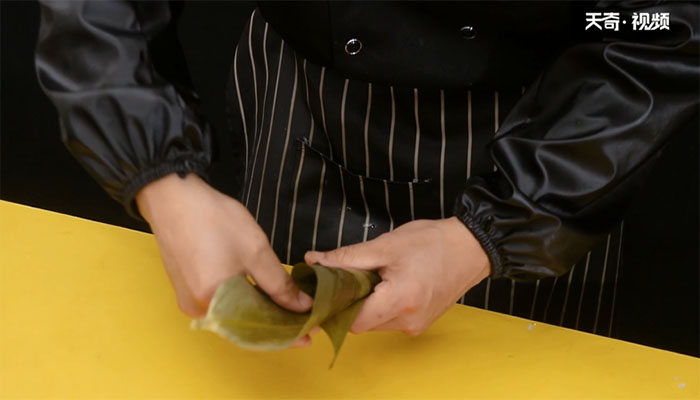 豆沙粽子做法步骤：11