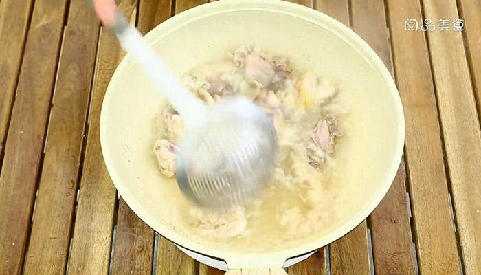 香菇粉皮炖鸡做法步骤：2